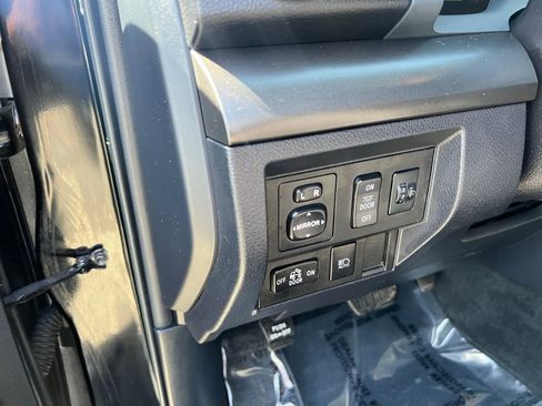 Used 2018 Toyota Tundra SR5 image 23
