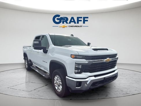 Used 2024 Chevrolet Silverado 2500 LT w/ Convenience Package AWD/4WD image 11
