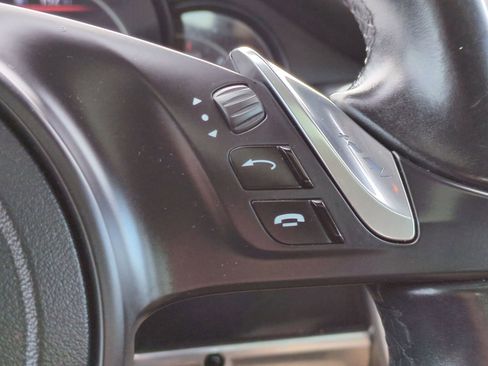 Used 2016 Porsche Panamera 4S image 31