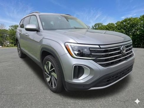 Used 2025 Volkswagen Atlas SE FWD image 4
