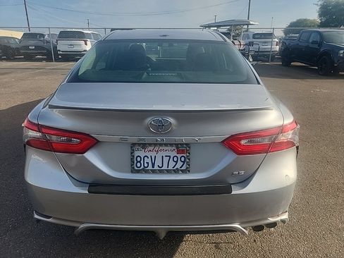 Used 2019 Toyota Camry SE w/ Carpet Mat Package FWD image 12