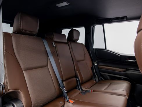 Used 2025 Toyota Land Cruiser w/ Premium Package image 33