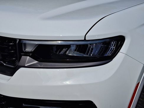 New 2026 Jeep Grand Cherokee Summit AWD/4WD image 2