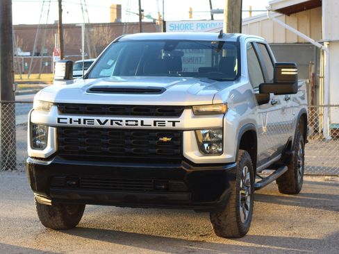 Used 2022 Chevrolet Silverado 2500 Custom w/ Custom Convenience Package AWD/4WD image 3
