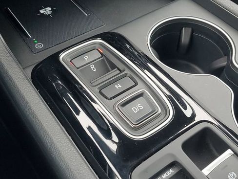 Used 2025 Honda Pilot EX-L image 36