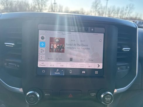 Used 2024 RAM 2500 Big Horn w/ Bed Utility Group image 14