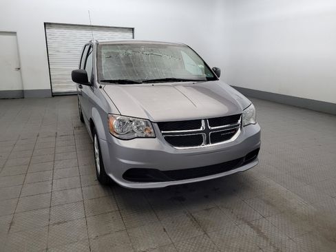 Used 2018 Dodge Grand Caravan SE w/ UConnect Hands-Free Group FWD image 14