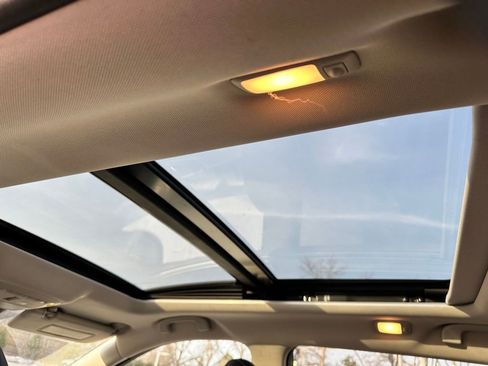 Used 2017 Nissan Rogue SL w/ SL Premium Package image 13