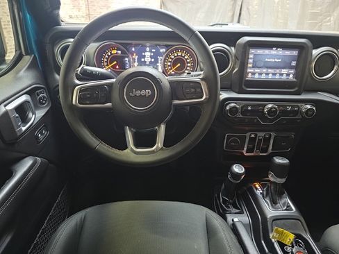 Used 2019 Jeep Wrangler Unlimited Sahara image 20