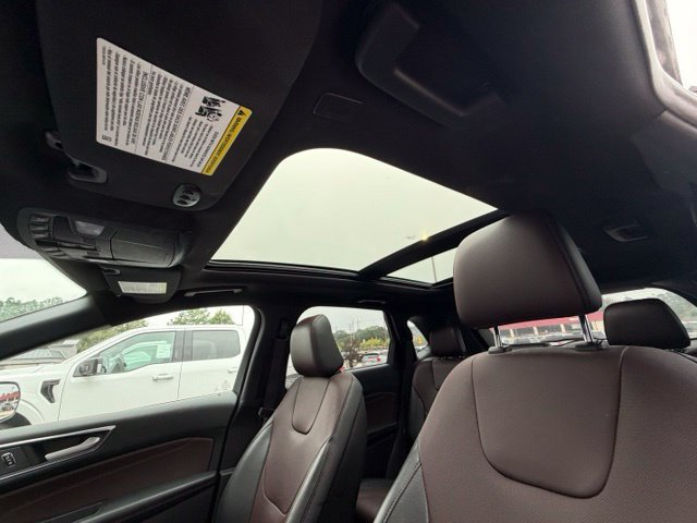Used 2020 Ford Edge Titanium w/ Equipment Group 301A FWD image 21