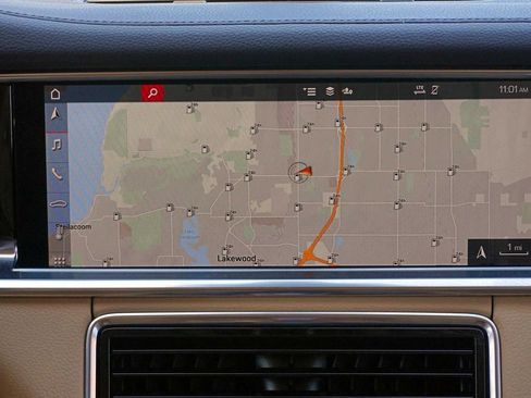 Used 2021 Porsche Panamera w/ Premium Package image 24