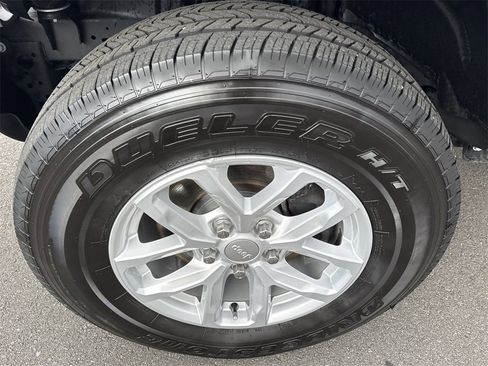 Used 2023 Jeep Gladiator Sport image 15