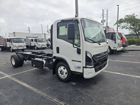 New 2026 Isuzu NPR RWD image 2