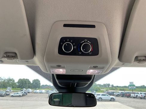 Used 2022 Ford Transit 350 XLT RWD image 24