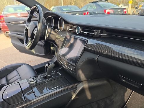 Used 2017 Maserati Quattroporte S GranSport image 32