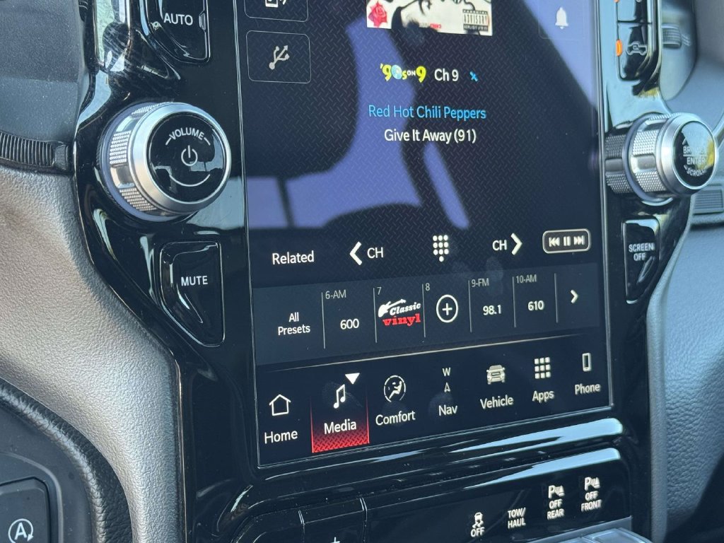 Used 2022 RAM 1500 Rebel AWD/4WD image 19