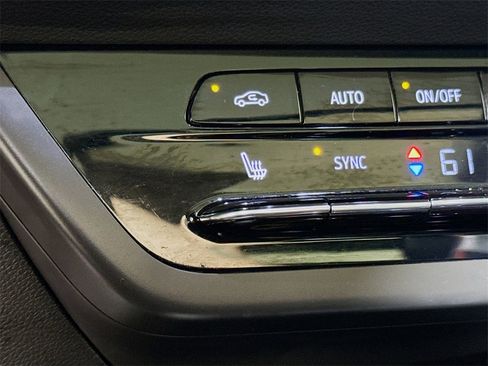 Certified 2023 Buick Envision Essence w/ Sport Touring Package image 17