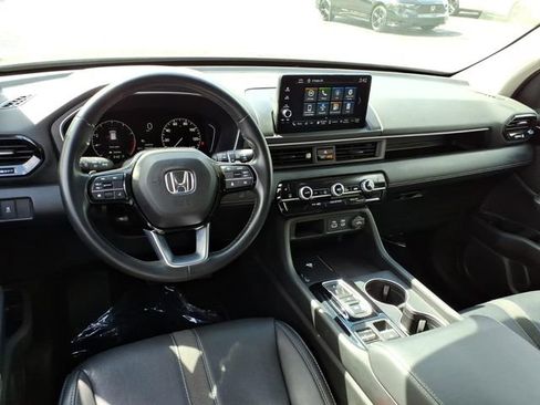Certified 2025 Honda Pilot EX-L image 5