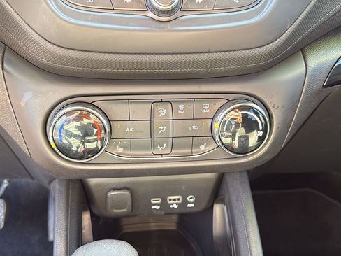 Used 2023 Chevrolet TrailBlazer LT image 14