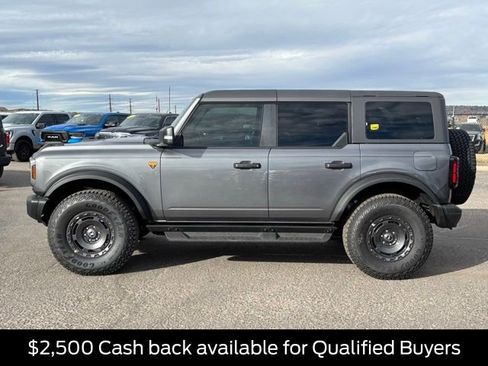 New 2025 Ford Bronco Badlands image 2