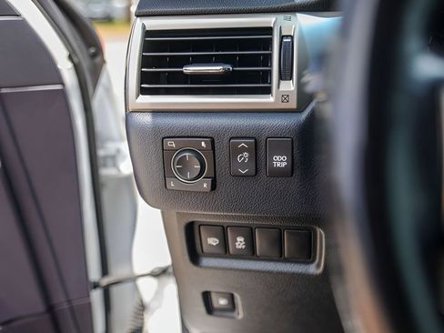 Used 2015 Lexus GX 460 w/ Premium Package AWD/4WD image 15