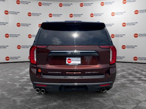 Used 2023 GMC Yukon XL Denali Ultimate AWD/4WD image 4