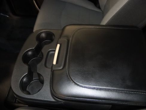 Used 2022 RAM 1500 Classic SLT image 47