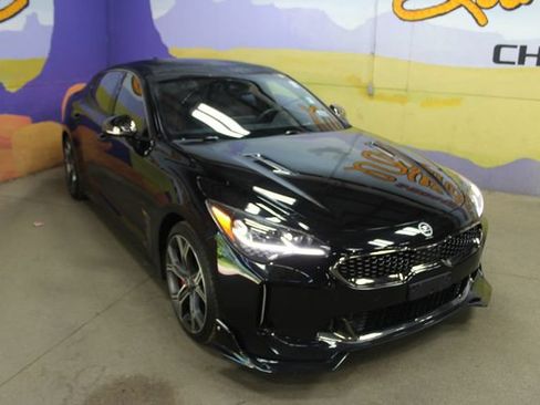 Used 2020 Kia Stinger GT2 image 2