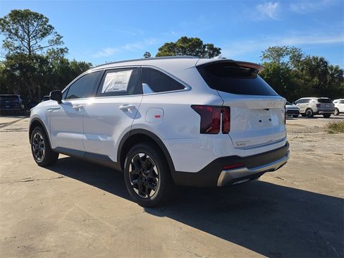 New 2026 Kia Sorento S image 6