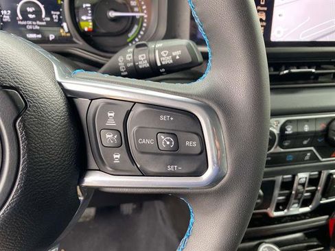 Used 2024 Jeep Wrangler High Altitude image 20