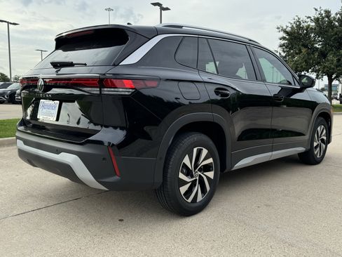 Used 2025 Volkswagen Tiguan S image 36