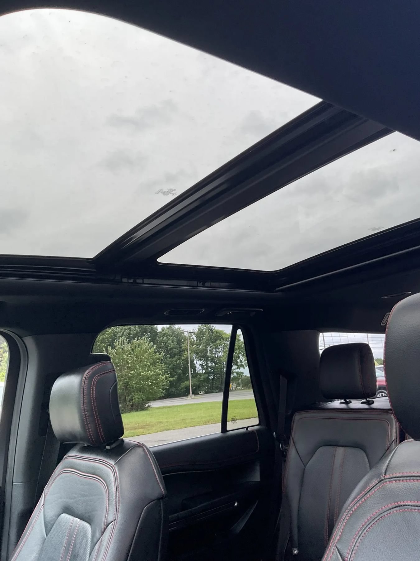 Used 2019 Ford Expedition Limited w/ Equipment Group 303A AWD/4WD image 28