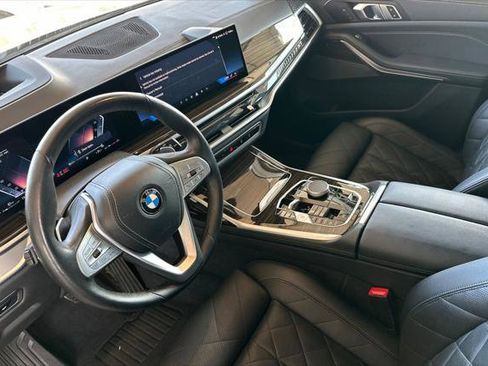 Used 2024 BMW X7 xDrive40i image 9
