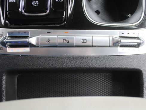 Used 2023 Kia Carnival SX Prestige FWD image 46