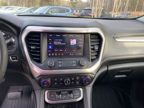 Used 2022 GMC Acadia SLT w/ Elevation Edition image 11