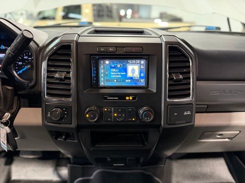 Used 2017 Ford F250 XLT w/ XLT Value Package AWD/4WD image 16