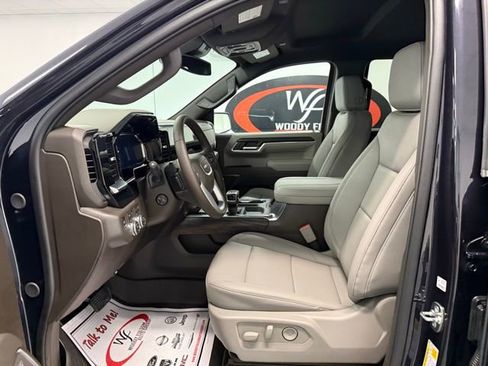 New 2026 GMC Sierra 1500 SLT w/ SLT Premium Plus Package image 9
