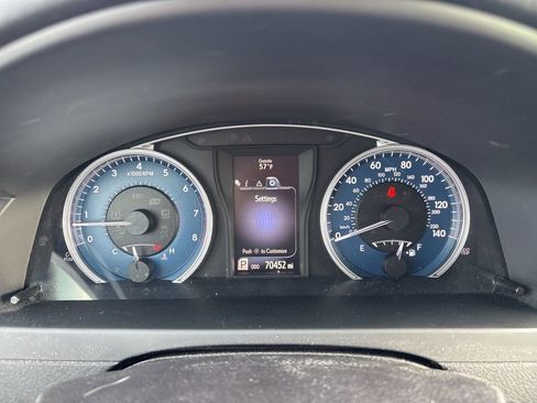 Used 2016 Toyota Camry LE image 15