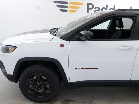 Used 2023 Jeep Compass Trailhawk image 4
