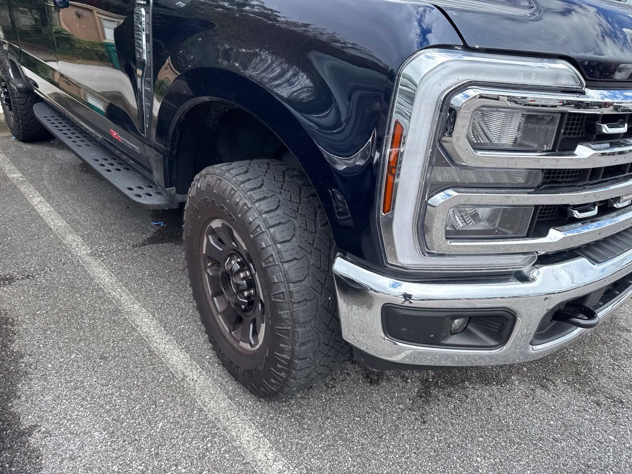 Used 2025 Ford F250 Lariat w/ Tremor Off-Road Package AWD/4WD image 4