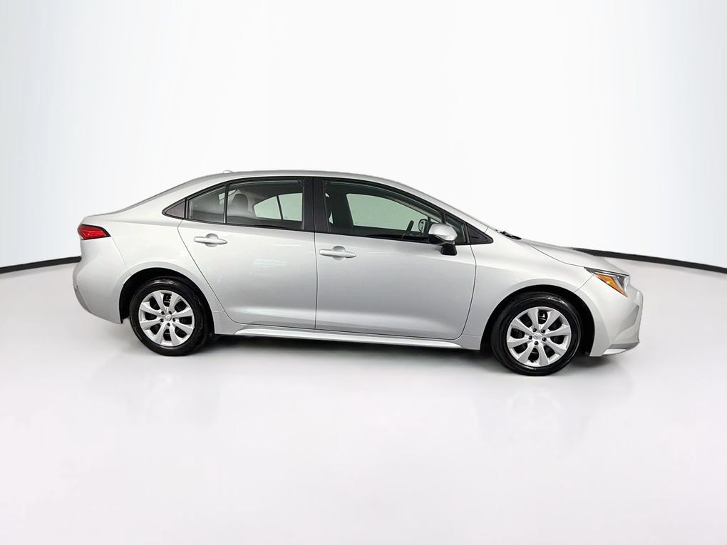 Used 2024 Toyota Corolla LE FWD image 11