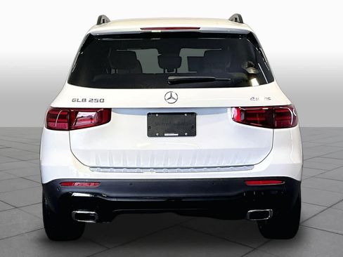 New 2026 Mercedes-Benz GLB 250 4MATIC image 4
