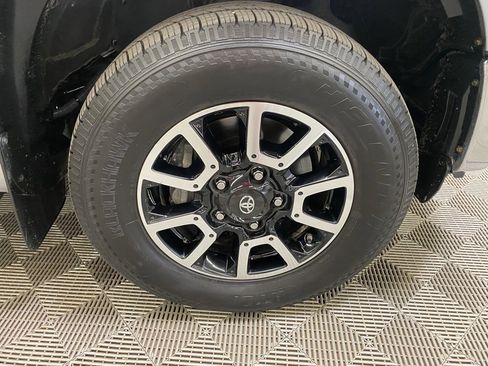 Used 2021 Toyota Tundra Limited image 2
