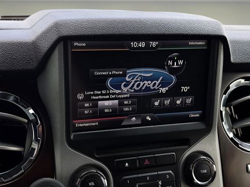 Used 2015 Ford F250 Lariat w/ Lariat Interior Package AWD/4WD image 12