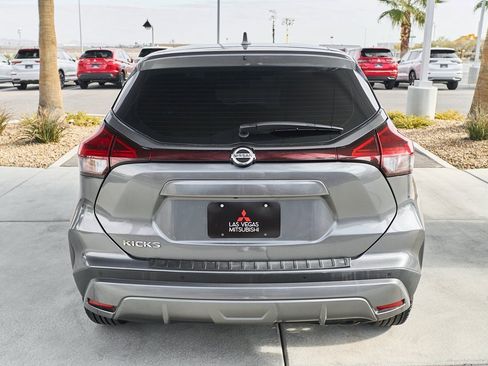 Used 2021 Nissan Kicks S image 7