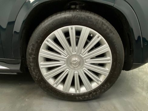 Used 2021 Mercedes-Benz Maybach GLS 600 4MATIC image 17