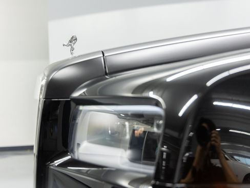 Certified 2024 Rolls-Royce Cullinan AWD/4WD image 17