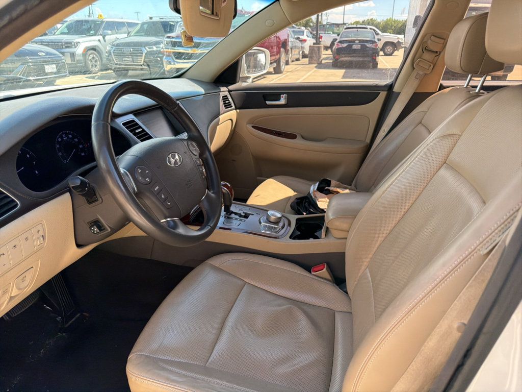 Used 2012 Hyundai Genesis 3.8 w/ Premium Pkg RWD image 3