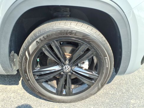 Certified 2023 Volkswagen Atlas Cross Sport SEL R-Line AWD/4WD image 7