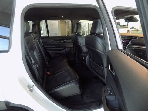 Certified 2024 Jeep Grand Cherokee Altitude RWD image 29